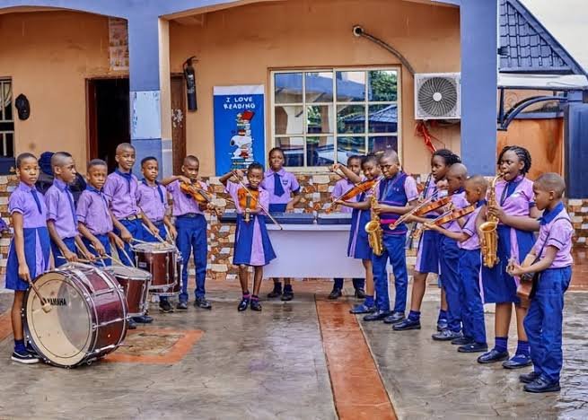 Students at Supreme Reagan Schools